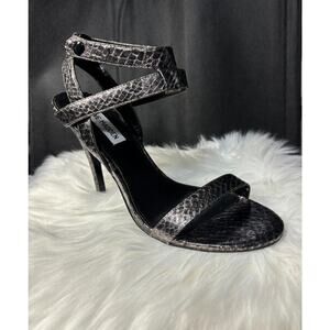 STEVE MADDEN RIVITING PEWTER COLOR HEELS - SIZE 8.5 - NWOB